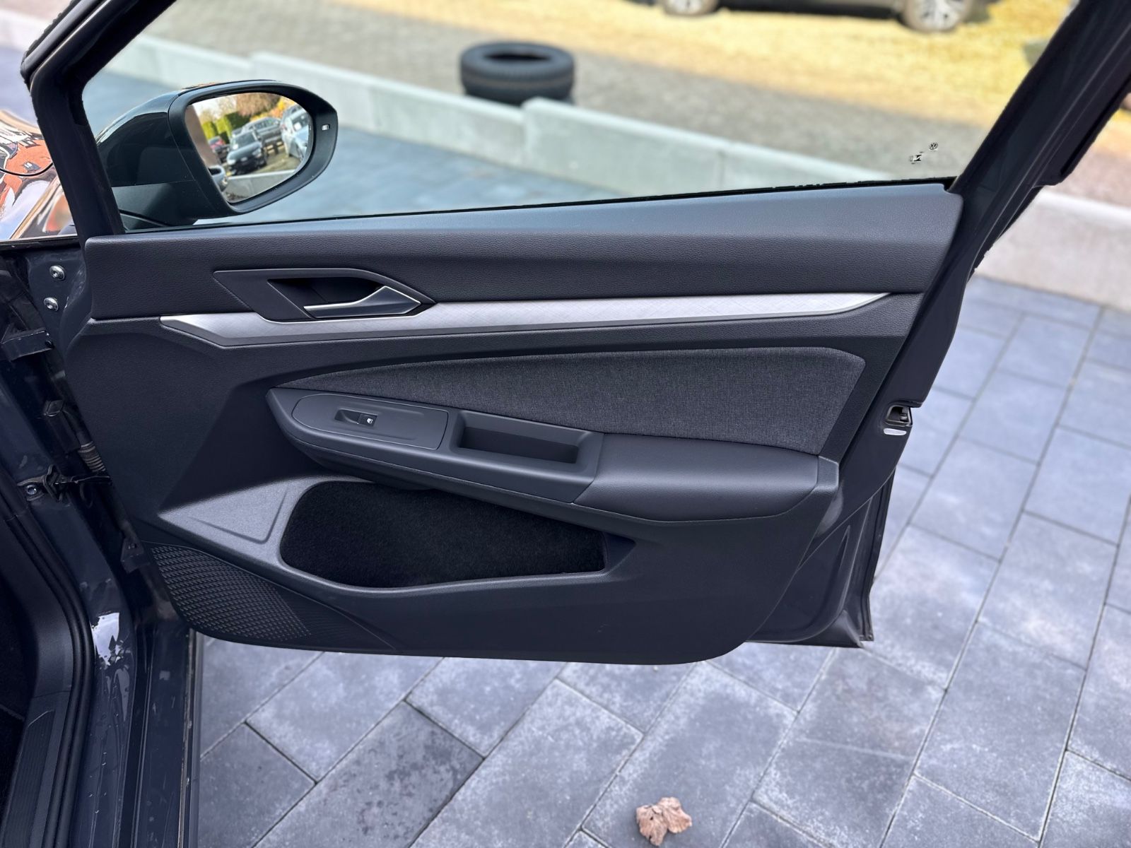 Volkswagen Golf VIII 1.5 TSI Lim. Life I LED I NAV I PDC I foto 13