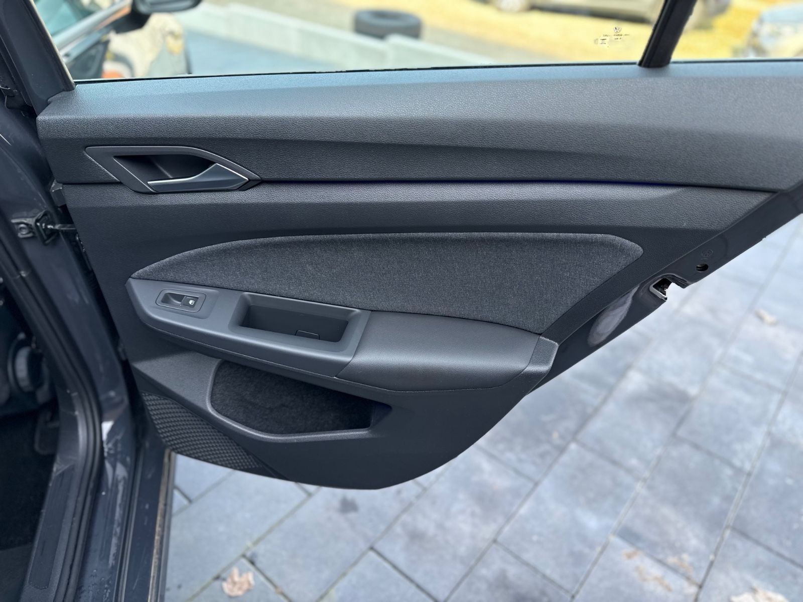 Volkswagen Golf VIII 1.5 TSI Lim. Life I LED I NAV I PDC I foto 17