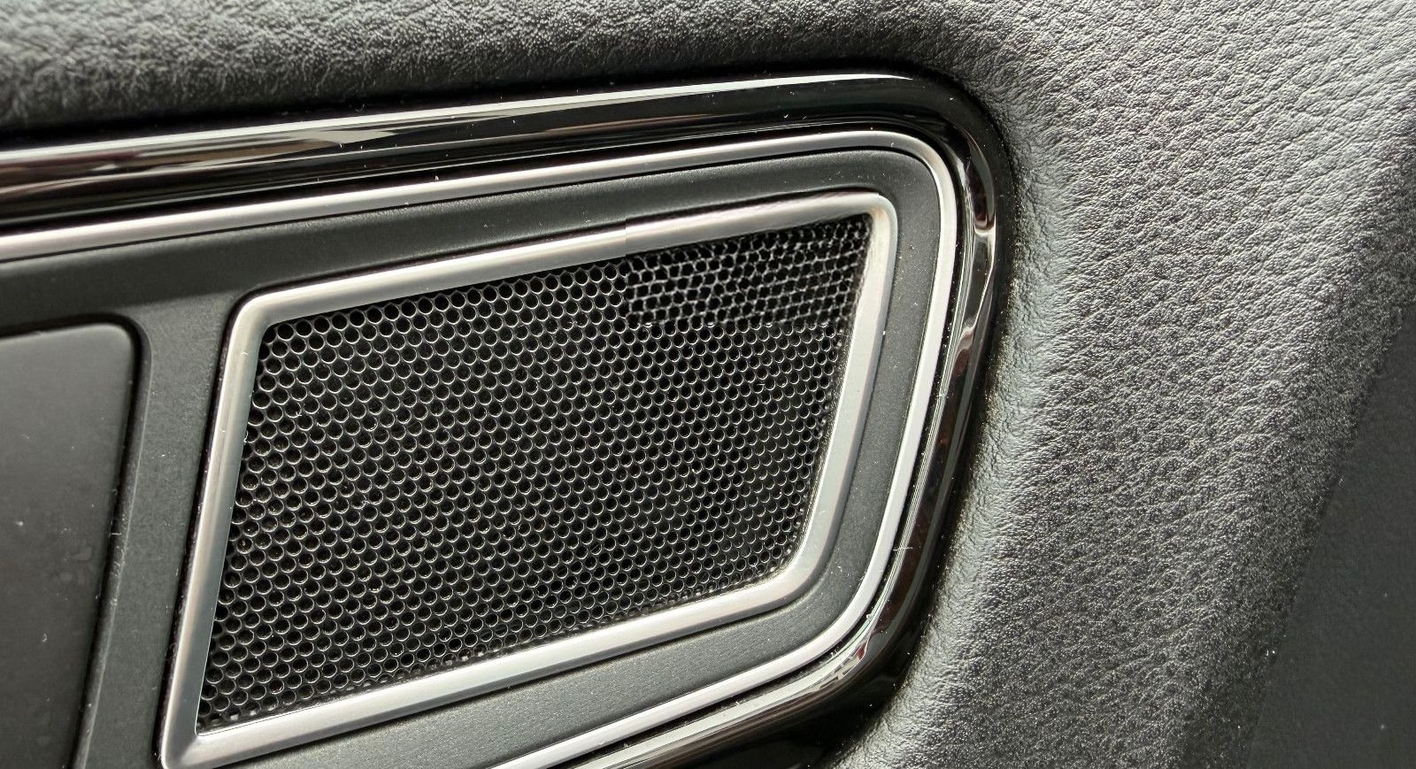 Volkswagen Touareg 3.0 V6 R Line LTDI SCR Exclusive BMT foto 14