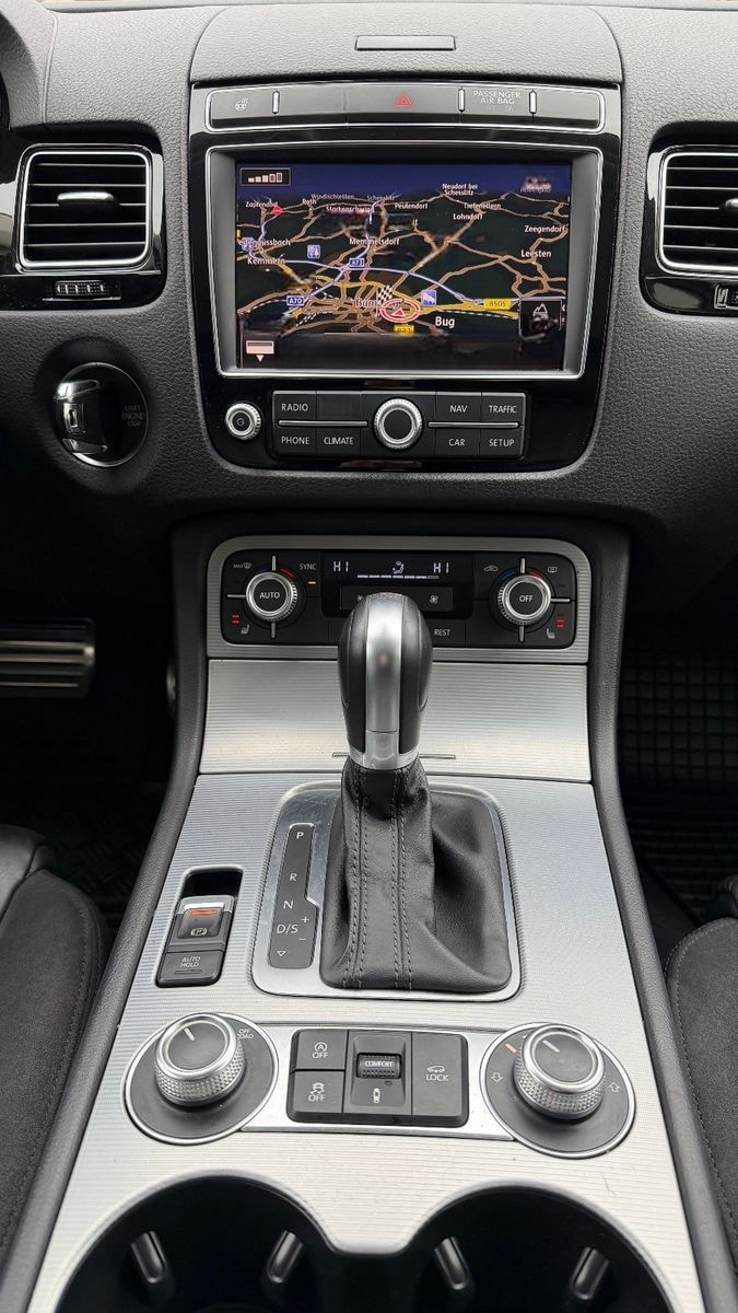 Volkswagen Touareg 3.0 V6 R Line LTDI SCR Exclusive BMT foto 16