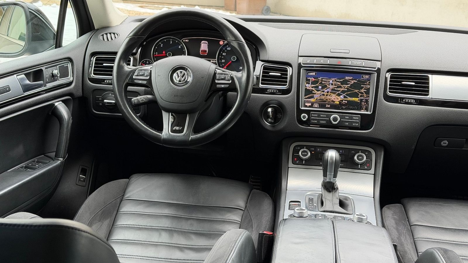 Volkswagen Touareg 3.0 V6 R Line LTDI SCR Exclusive BMT foto 20