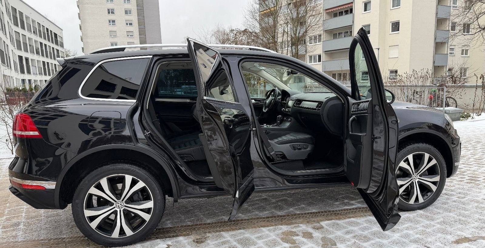 Volkswagen Touareg 3.0 V6 R Line LTDI SCR Exclusive BMT foto 10