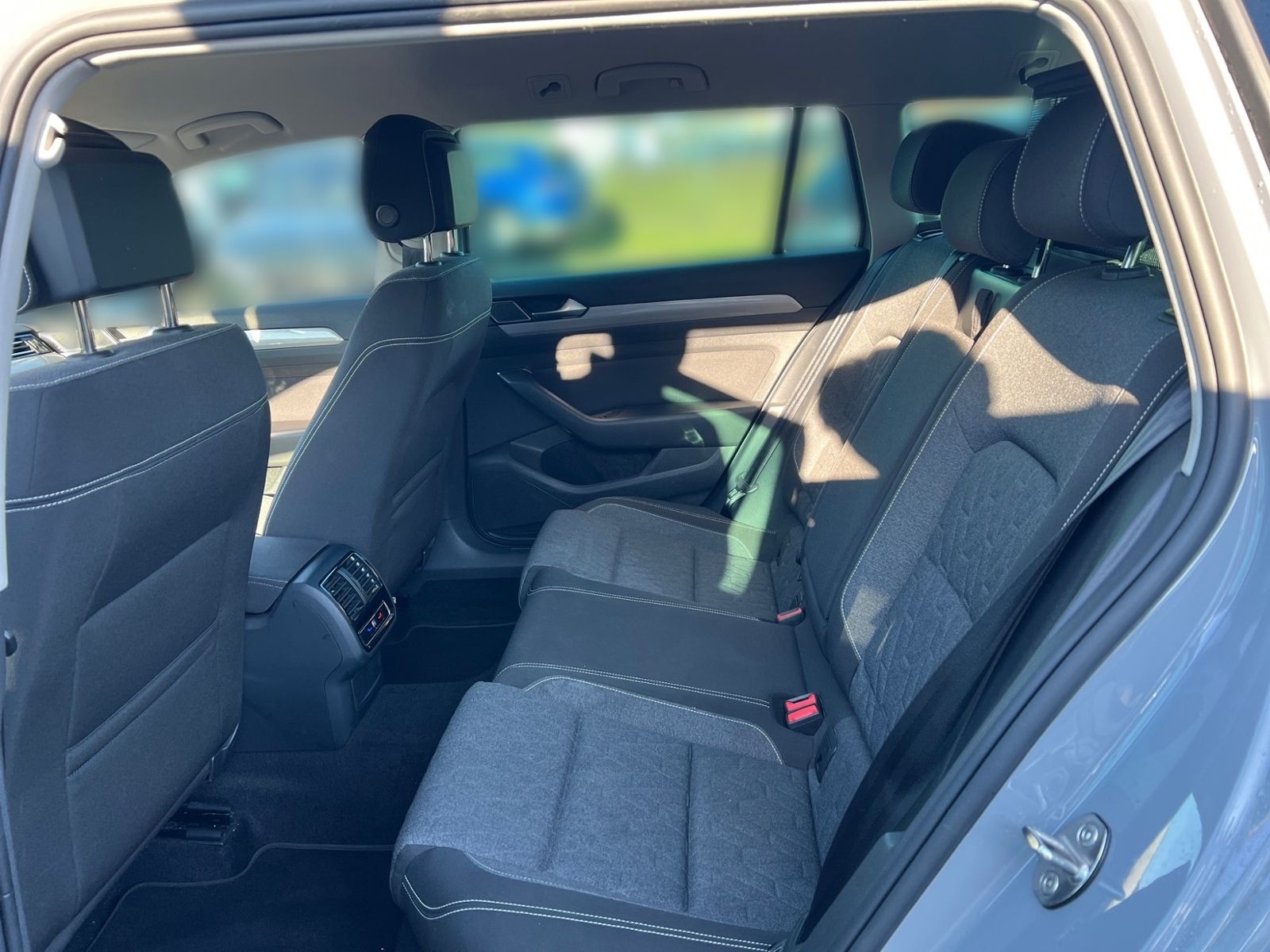 Volkswagen Passat Variant 2.0 TDI DSG BUSINESS +LED +ACC +R foto 14