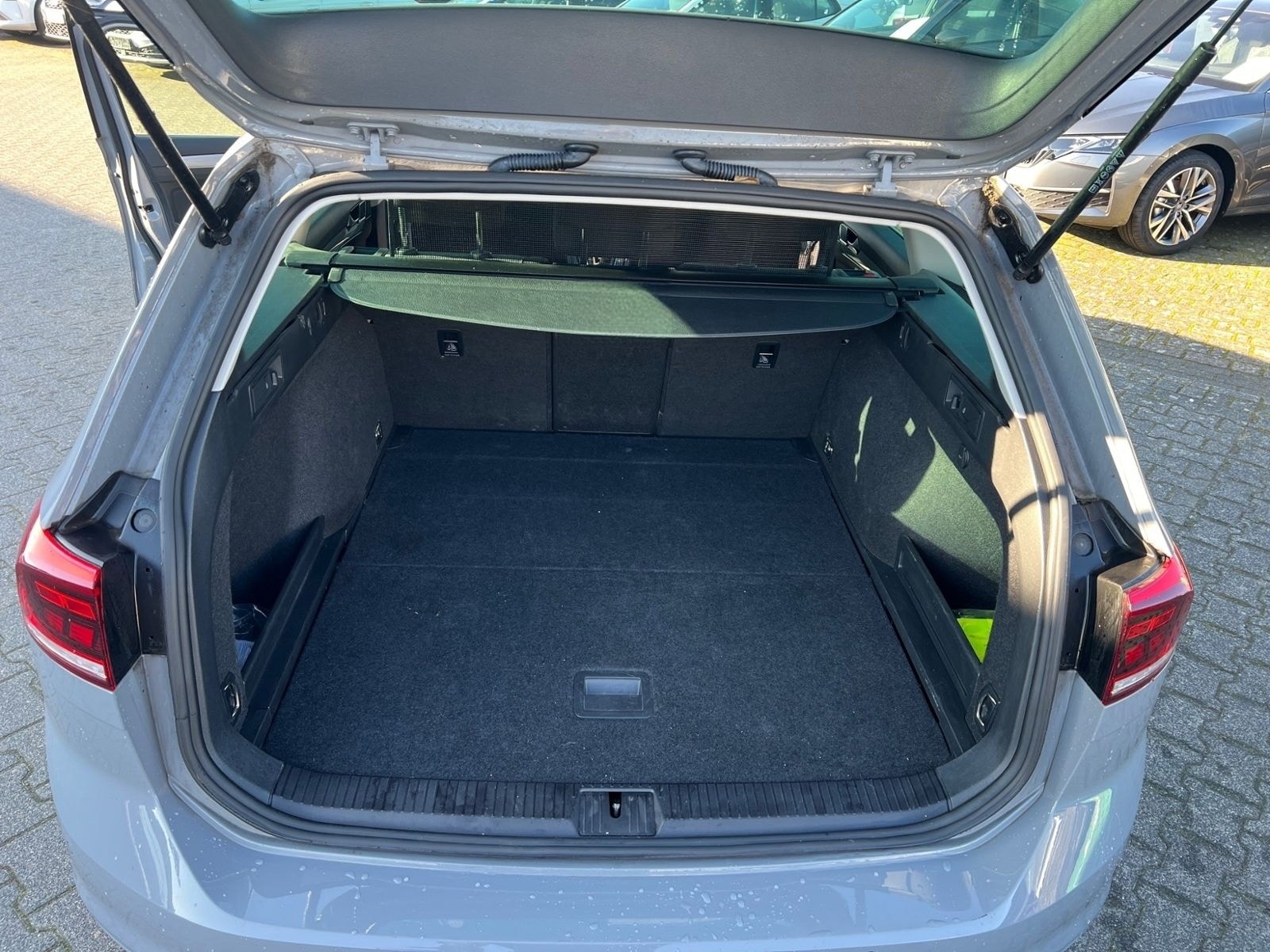 Volkswagen Passat Variant 2.0 TDI DSG BUSINESS +LED +ACC +R foto 15