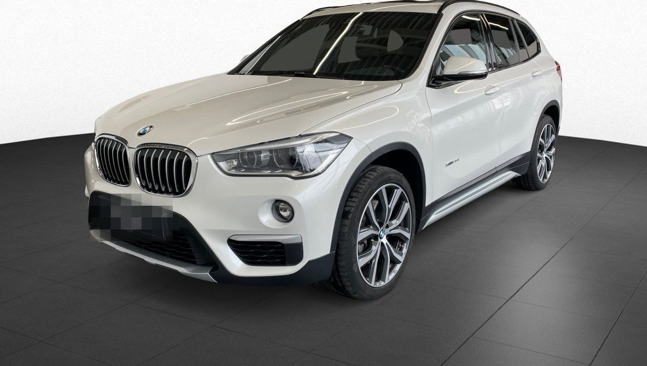 BMW X1 xDrive20i xLine 19"LM,Pano,AHK,Navi,erw.LED foto 3