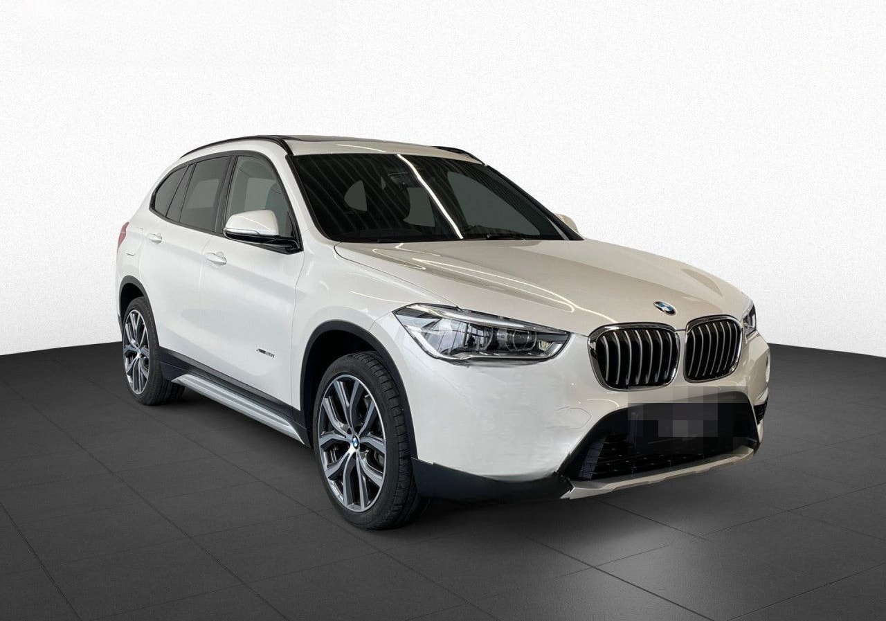 BMW X1 xDrive20i xLine 19"LM,Pano,AHK,Navi,erw.LED foto 4