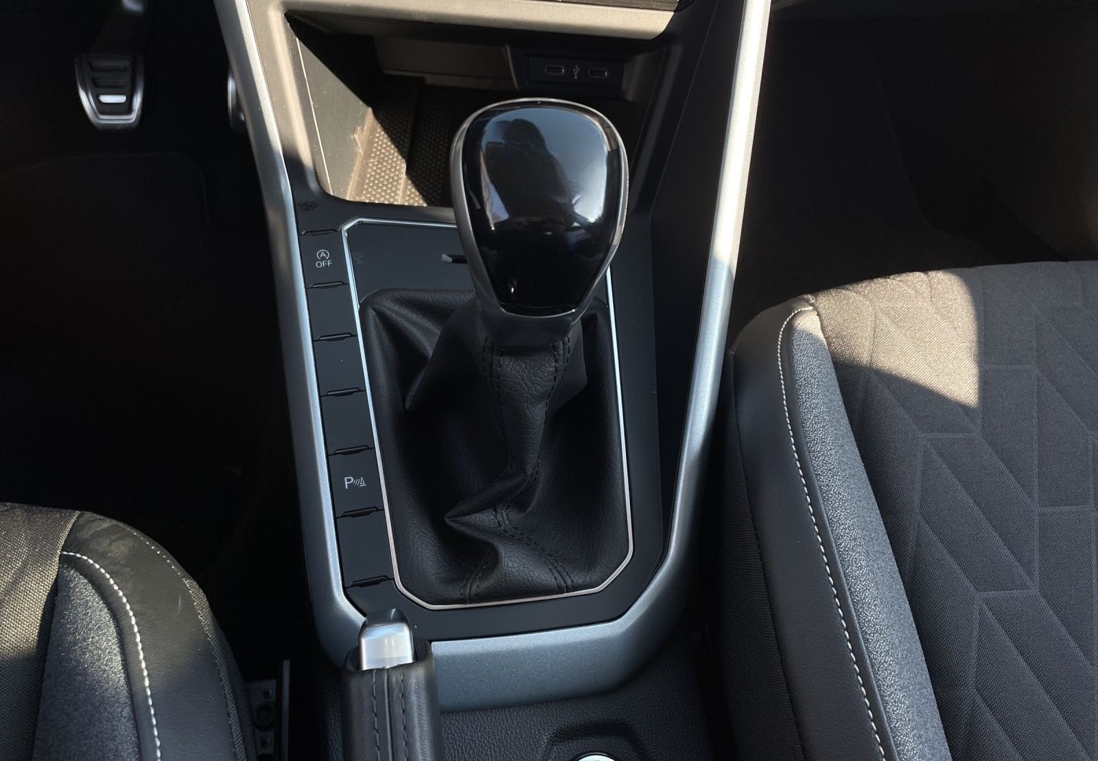 Volkswagen Taigo 1.0 TSI GOAL NAVI CLIMATRONIC LED foto 11