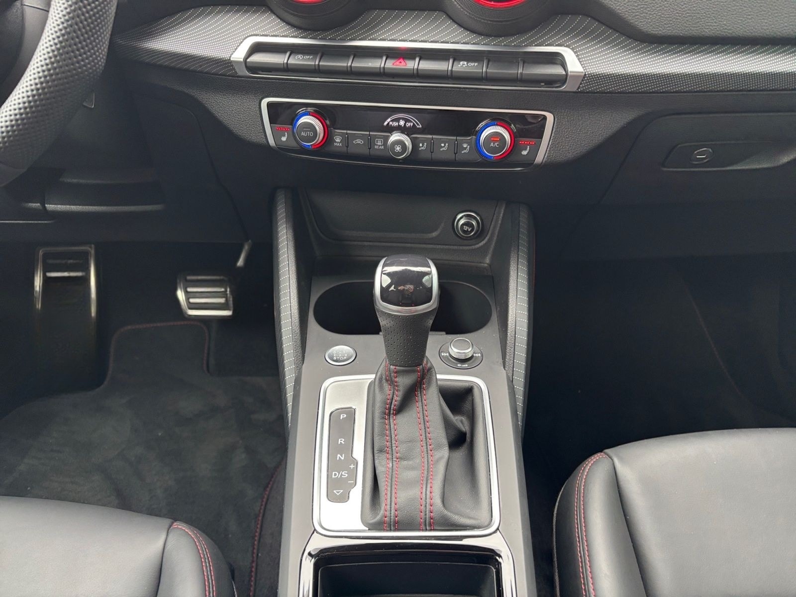 Audi Q2 35 1.5 TFSI S-tronic S-line AHK Navi SONOS Ca foto 15