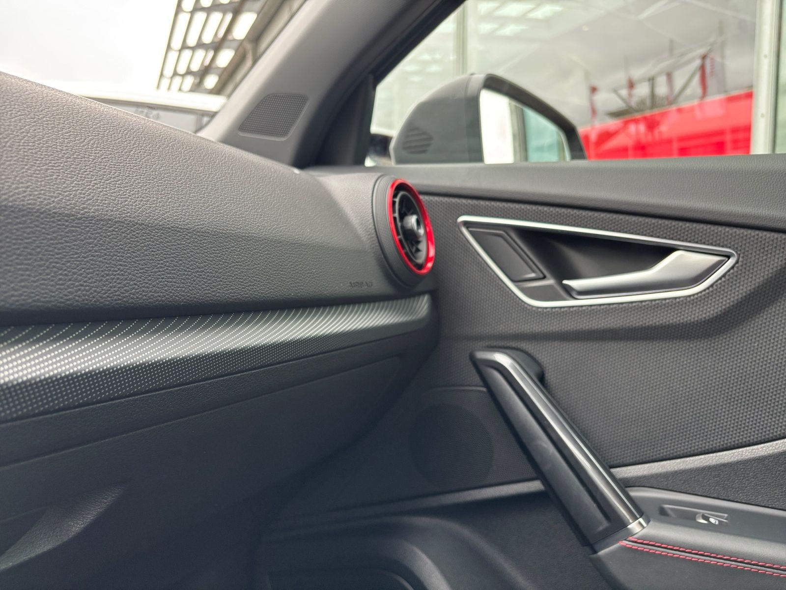 Audi Q2 35 1.5 TFSI S-tronic S-line AHK Navi SONOS Ca foto 16