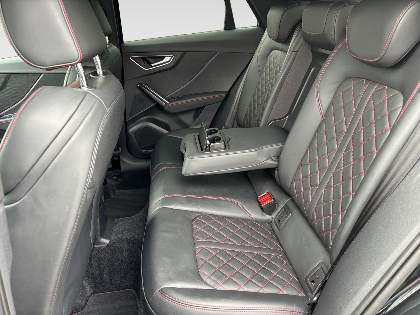 Audi Q2 35 1.5 TFSI S-tronic S-line AHK Navi SONOS Ca foto 9