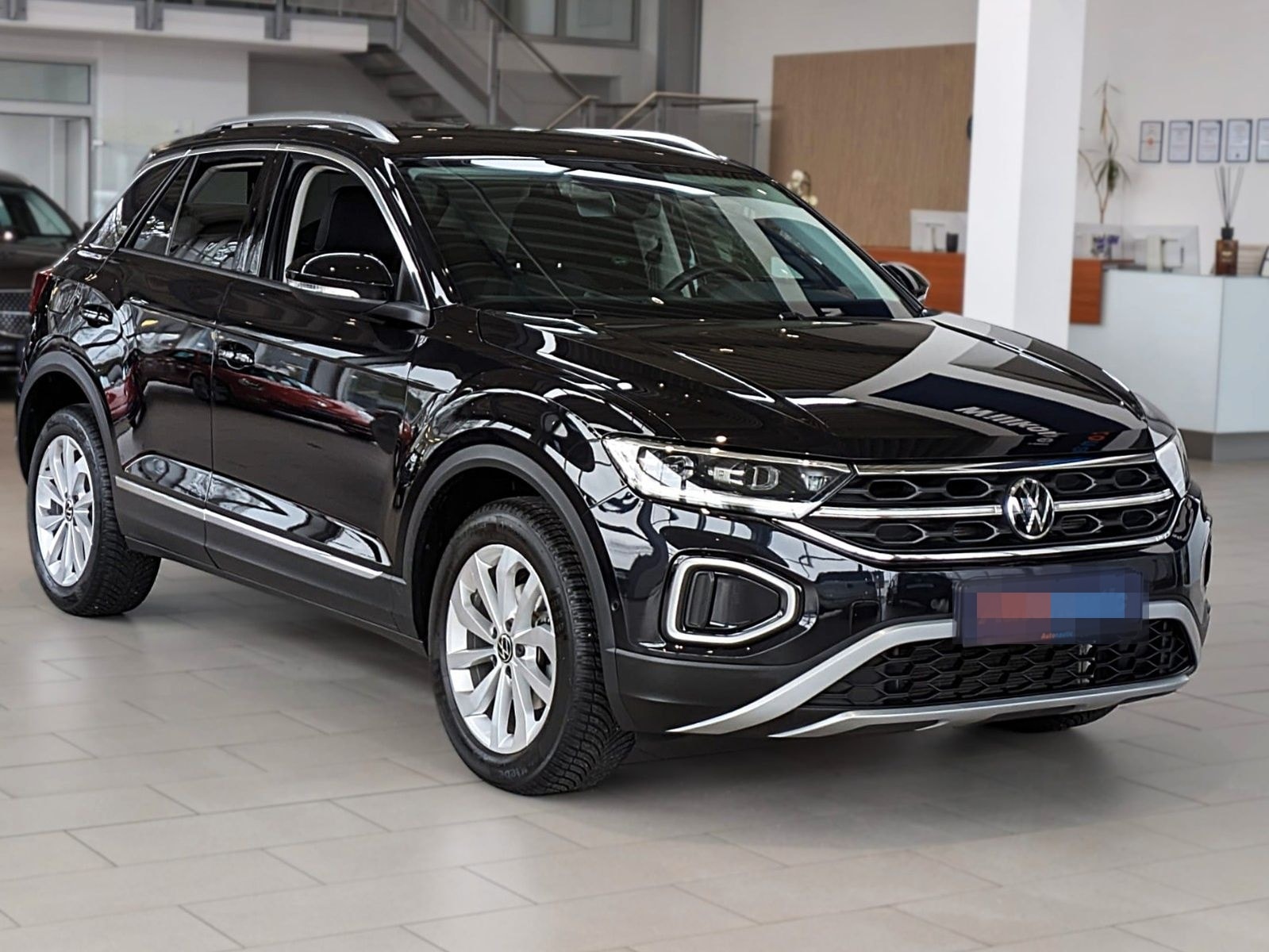 Volkswagen T-Roc 2.0 TDI STYLE NAVI SHZ ACC LED CAM AHK foto 3