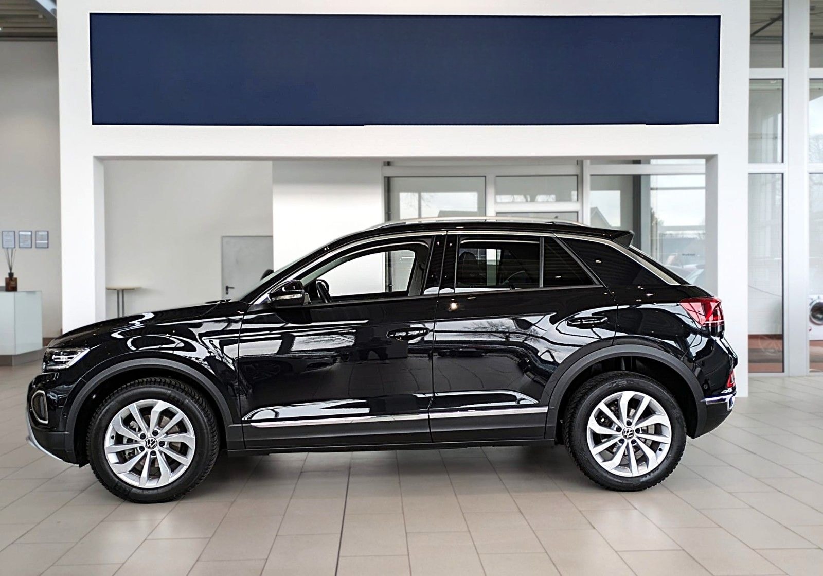 Volkswagen T-Roc 2.0 TDI STYLE NAVI SHZ ACC LED CAM AHK foto 6