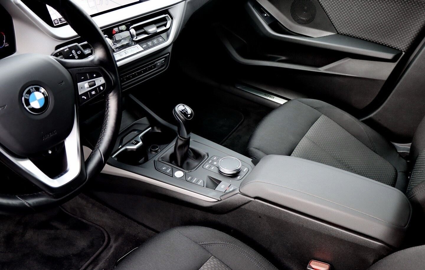 BMW 118i Advantage 17" foto 12