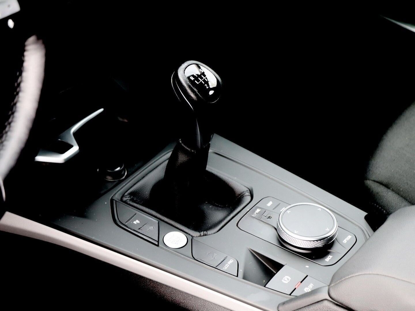 BMW 118i Advantage 17" foto 13