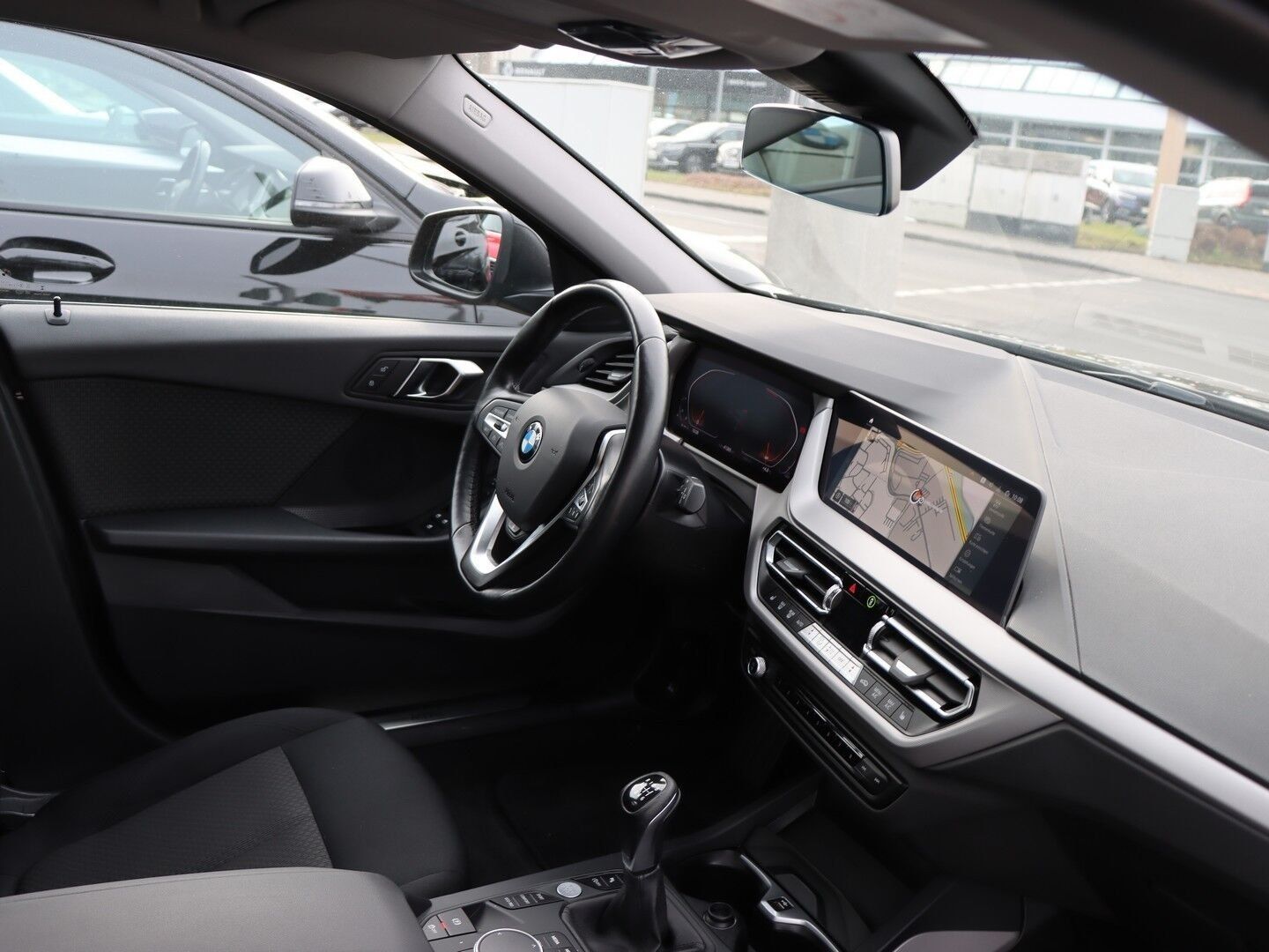 BMW 118i Advantage 17" foto 7