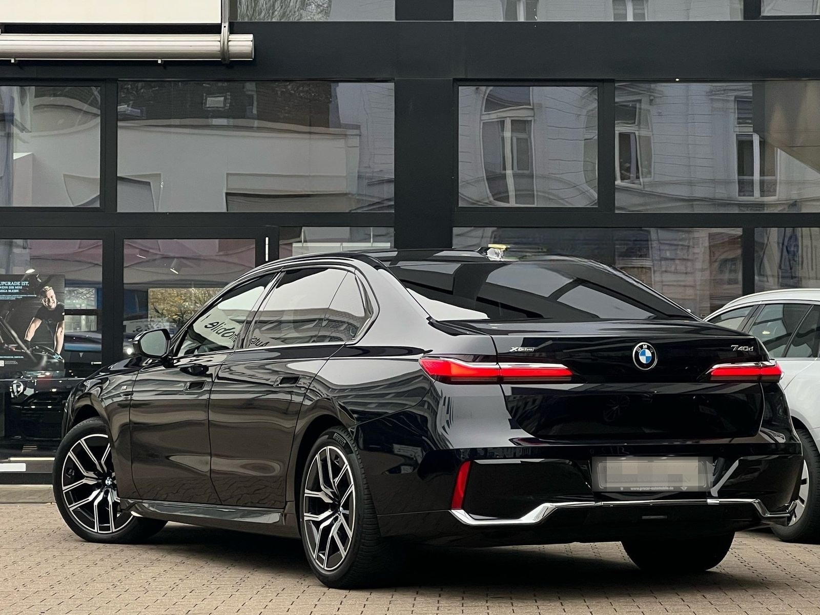 BMW 740d xDrive M Sport SkyPano DA/PA Prof Standhz. foto 2