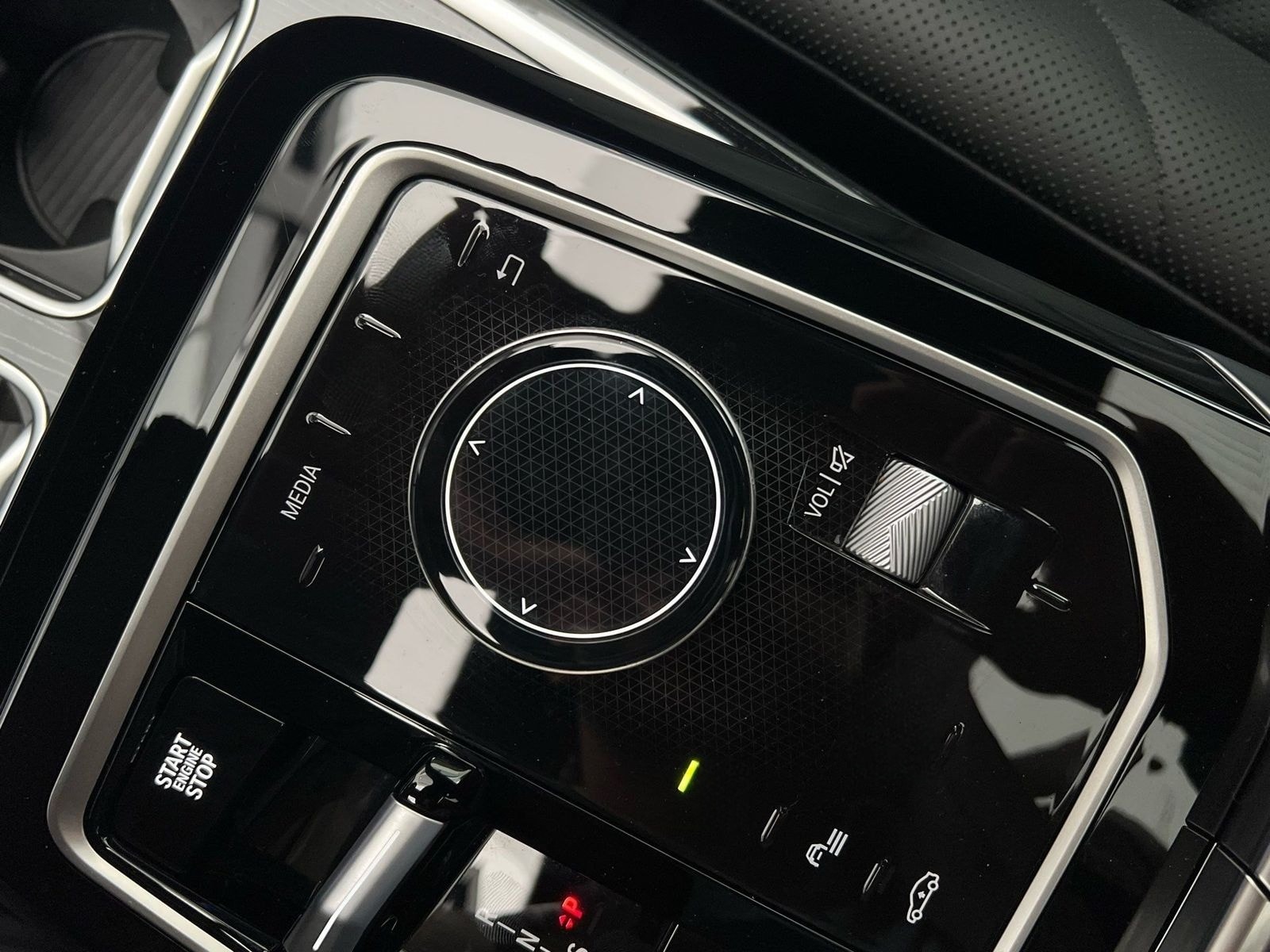 BMW 740d xDrive M Sport SkyPano DA/PA Prof Standhz. foto 14