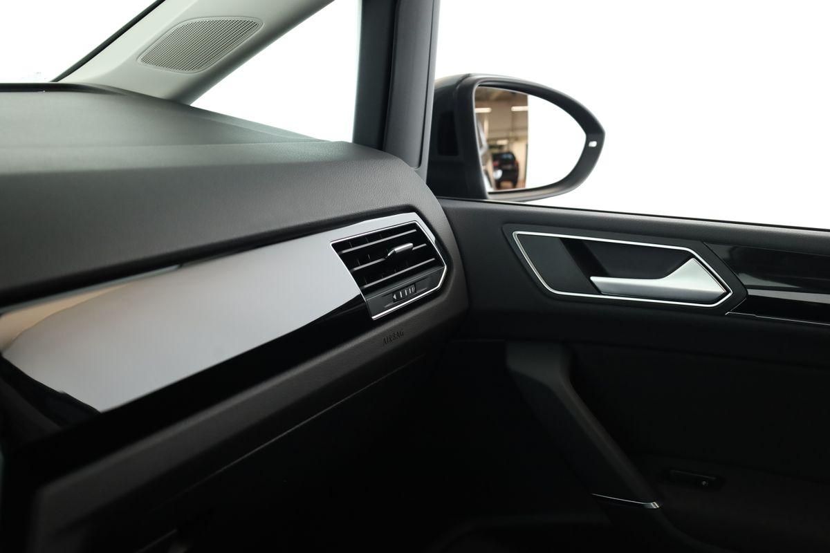 Volkswagen Touran 2.0 TDI DSG Highline R-Line 7 Pan Nav AHK foto 23