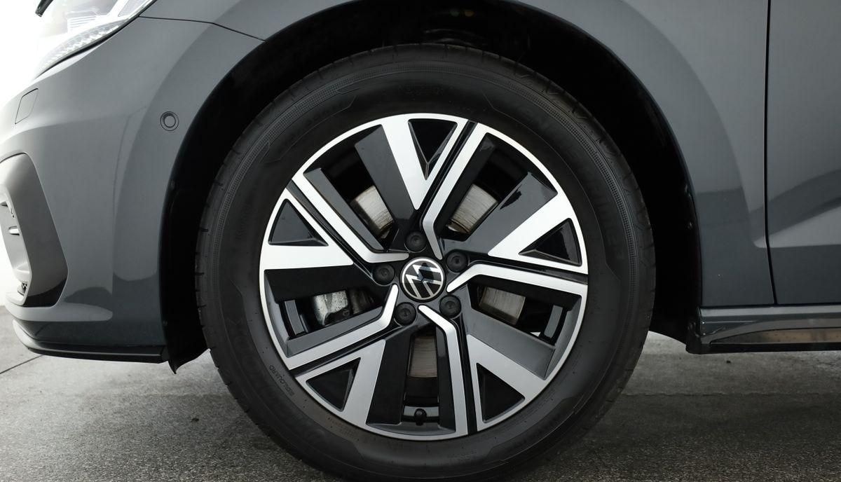 Volkswagen Touran 2.0 TDI DSG Highline R-Line 7 Pan Nav AHK foto 7