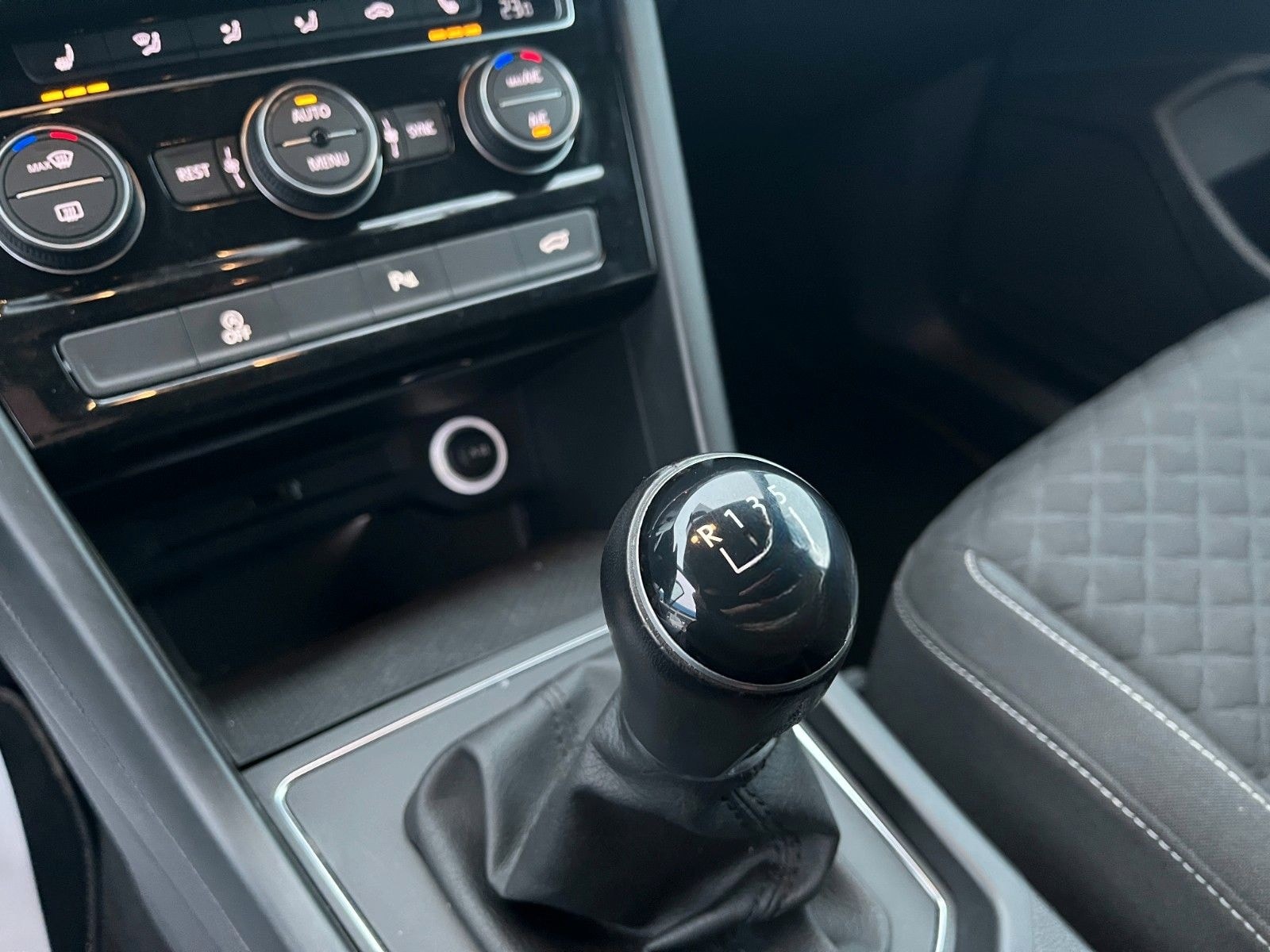 Volkswagen Touran 1.5 TSI "Join" ACC|LED|7-Sitze|AHK|RFK foto 21