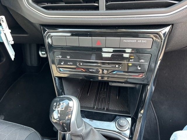 Volkswagen T-Cross 1.0 TSI Goal ACC LED LM17 NAVI PDC SHZG foto 19