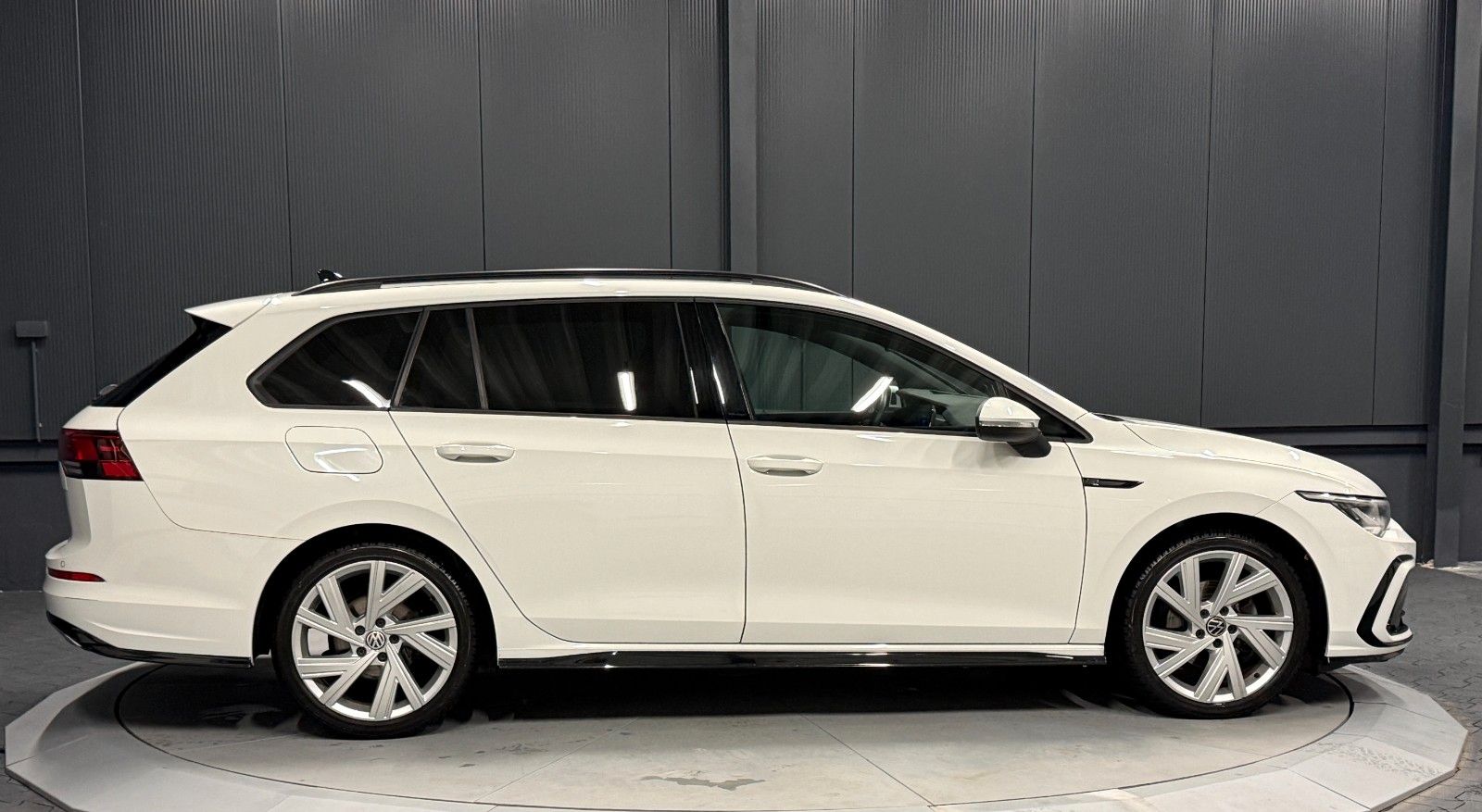 Volkswagen Golf Variant 1.5 eTSI R-Line *18Zoll*KAMERA*CarP foto 8