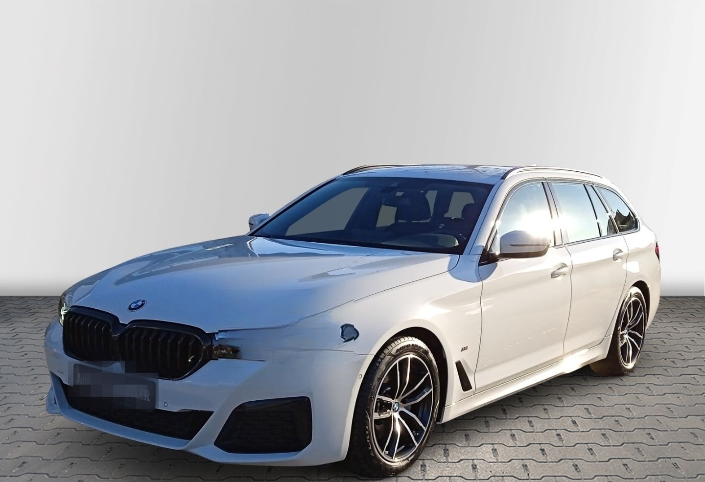 BMW 520 i Touring M Sport Aut. NAVI+DAB+HARMAN+SHZG+ foto 2