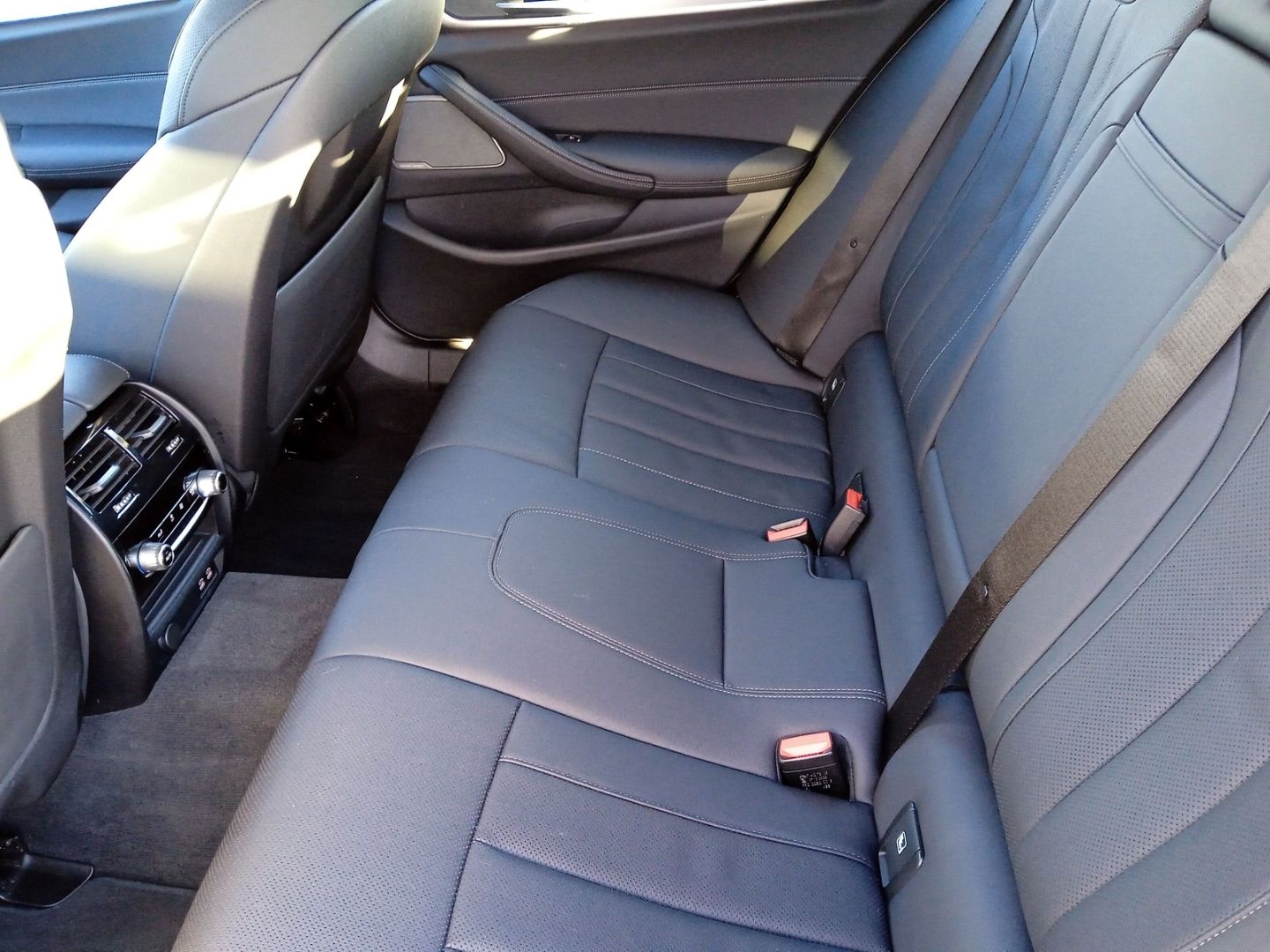 BMW 520 i Touring M Sport Aut. NAVI+DAB+HARMAN+SHZG+ foto 12