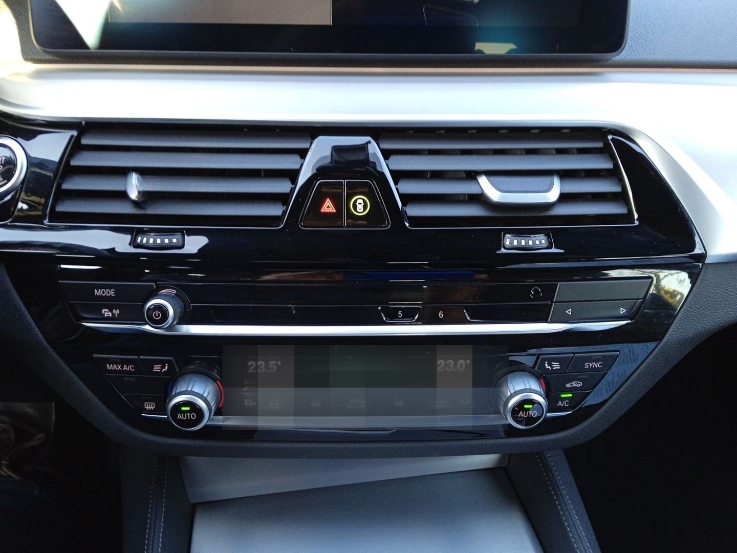 BMW 520 i Touring M Sport Aut. NAVI+DAB+HARMAN+SHZG+ foto 20