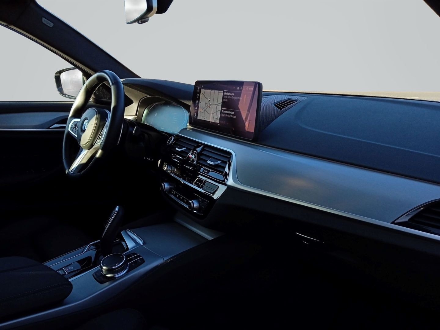 BMW 520 i Touring M Sport Aut. NAVI+DAB+HARMAN+SHZG+ foto 10