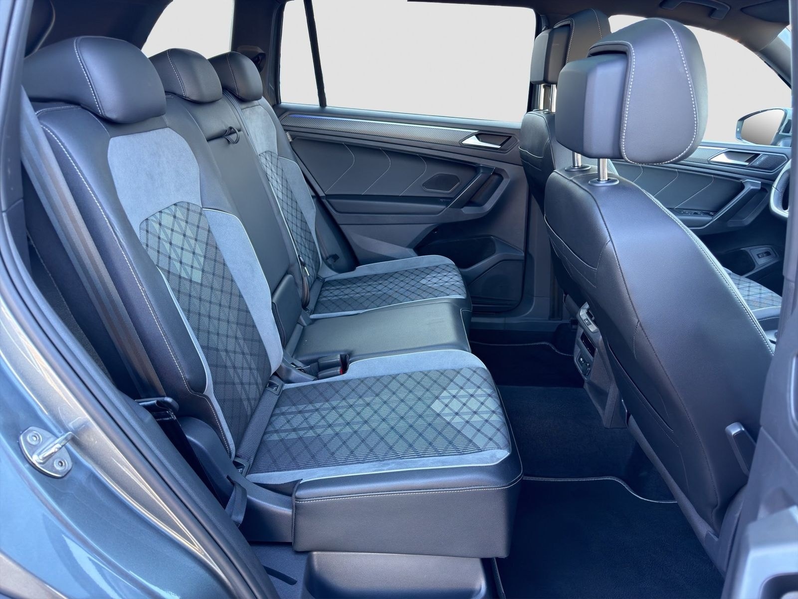 Volkswagen Tiguan Allspace R-Line 2.0 TDI 4M IQ.Light HUD V foto 16