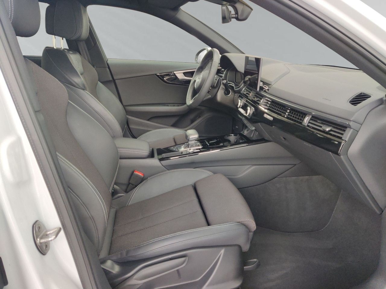 Audi A4 Avant S line S line 40 TFSI quattro 150(204) foto 9