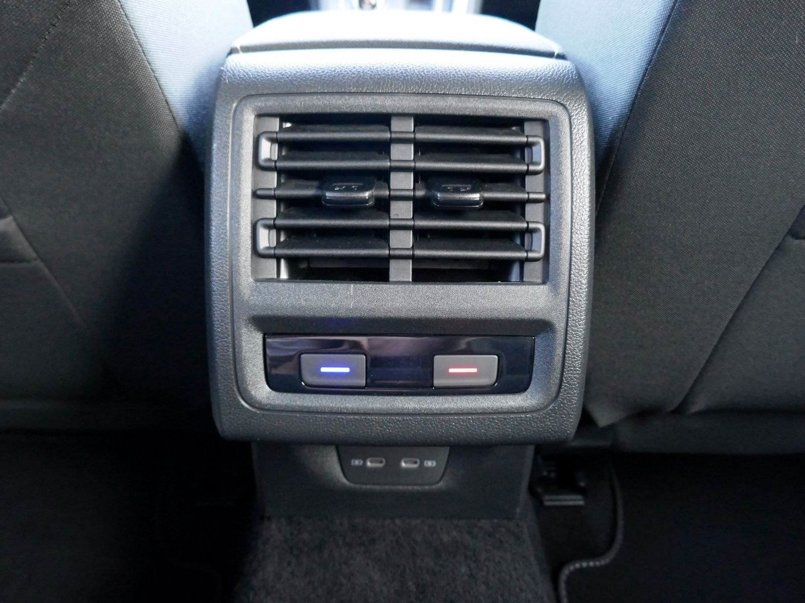 Volkswagen Golf VIII "ACTIVE" 2.0 TDI DSG | LED RFK ACC foto 21