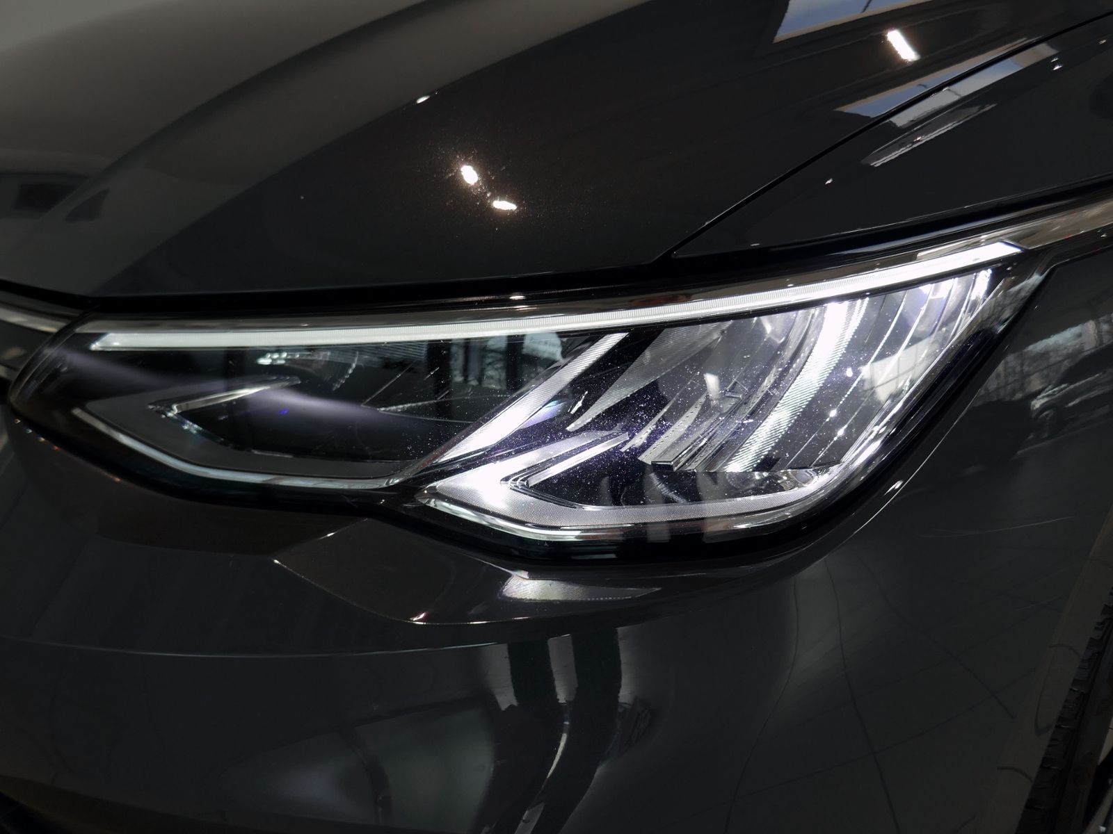 Volkswagen Golf VIII "ACTIVE" 2.0 TDI DSG | LED RFK ACC foto 5