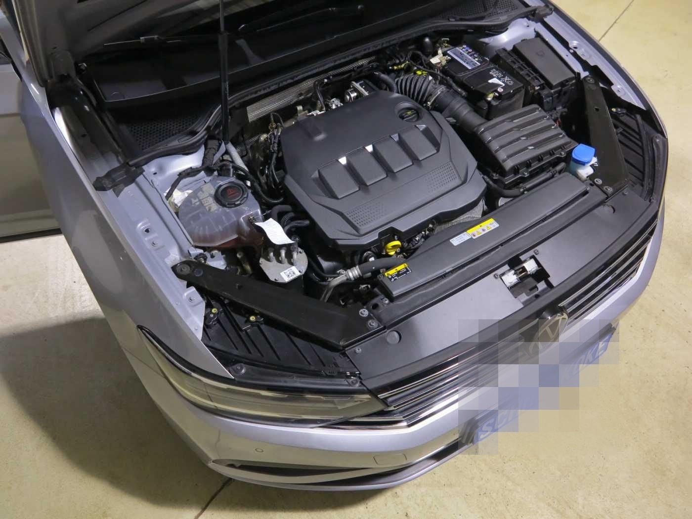 Volkswagen Passat Variant 2.0 TDI SCR DSG7 CONCEPTLINE Navi foto 8