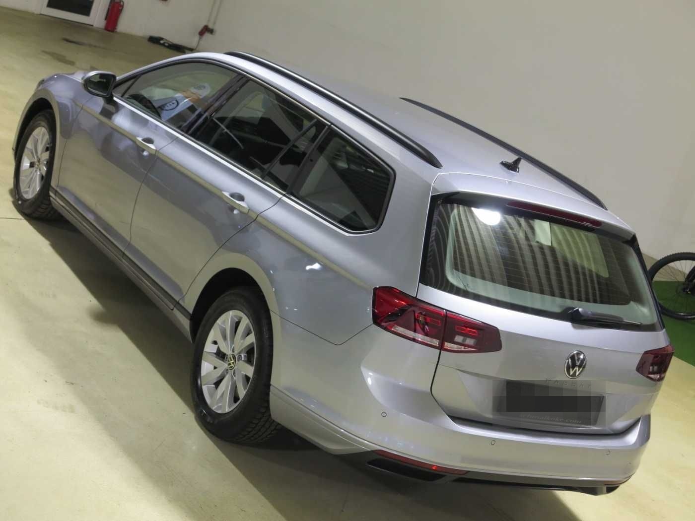 Volkswagen Passat Variant 2.0 TDI SCR DSG7 CONCEPTLINE Navi foto 10