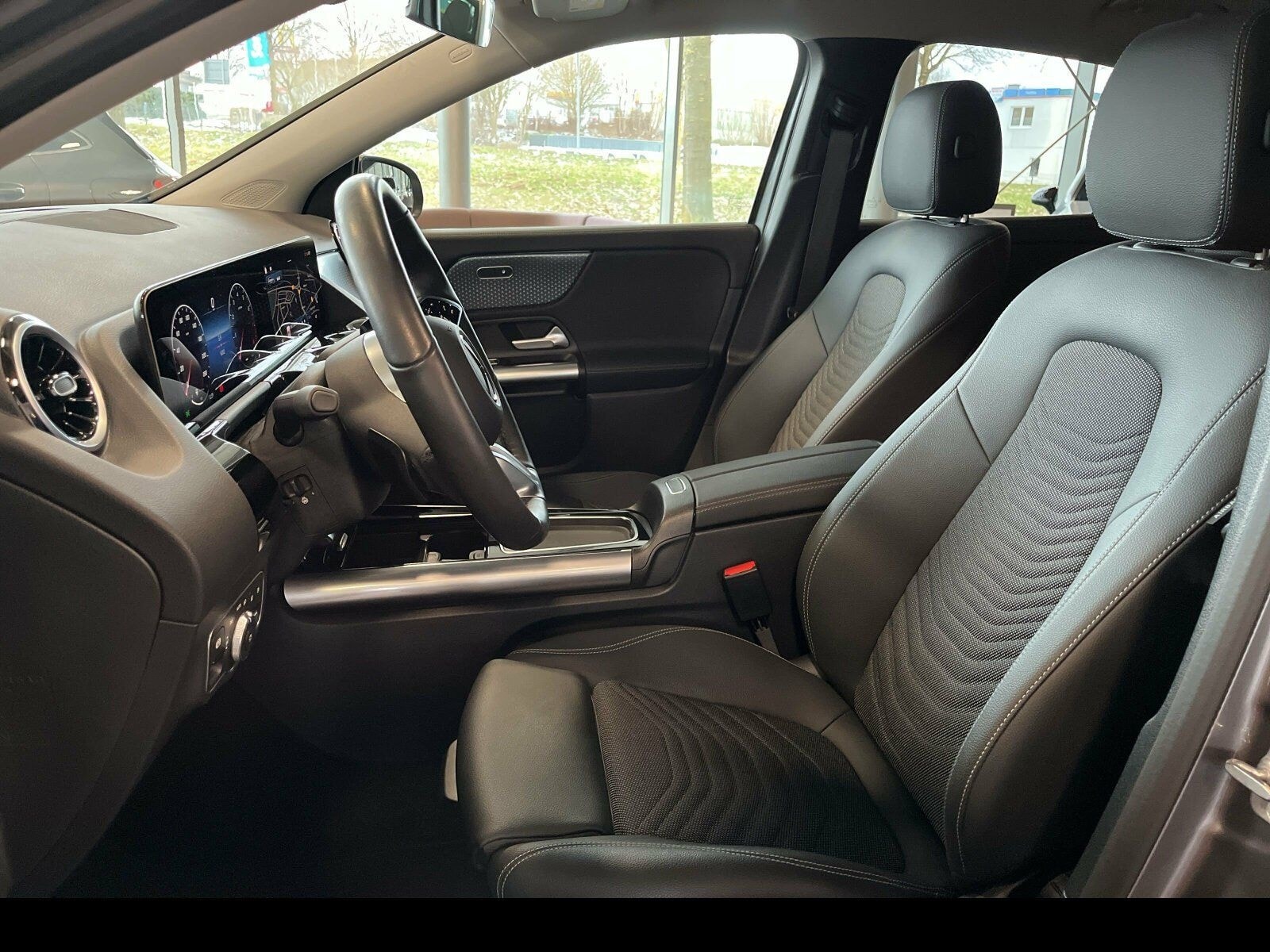 Mercedes-Benz GLA 180 Progressive LED/AHK/RFK/LHZG/Night-Paket foto 6