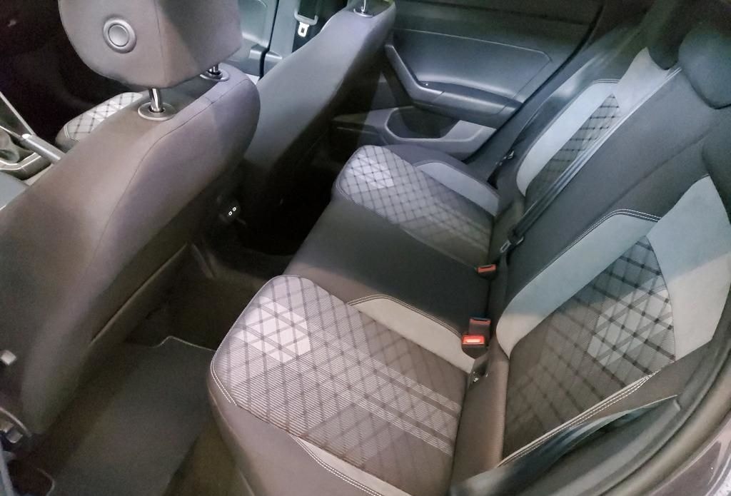 Volkswagen Taigo R-Line 1.0 TSI DSG ACC MATRIX R-KAM NAV SH foto 9