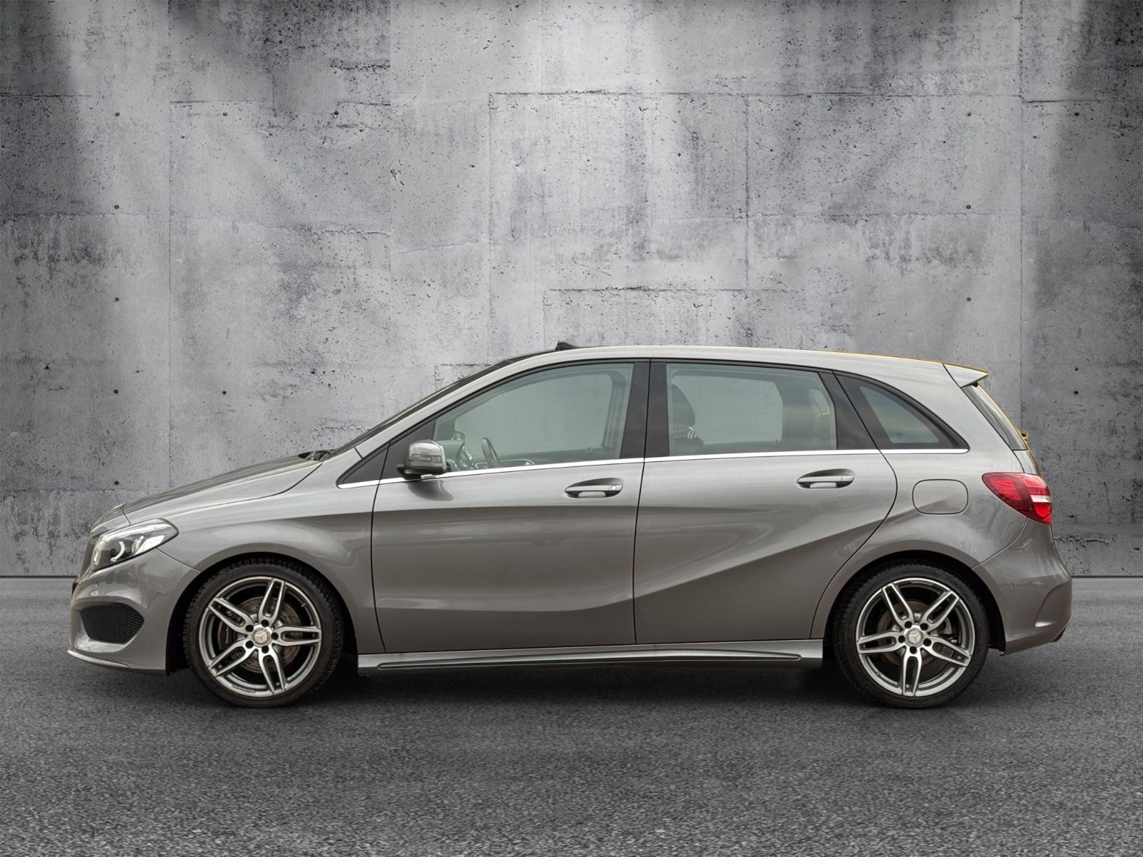 Mercedes-Benz B250 AMG Line PANO NAVI LEDER LED KAMERA CARBON foto 2