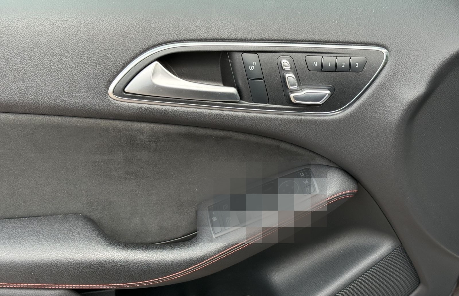 Mercedes-Benz B250 AMG Line PANO NAVI LEDER LED KAMERA CARBON foto 18