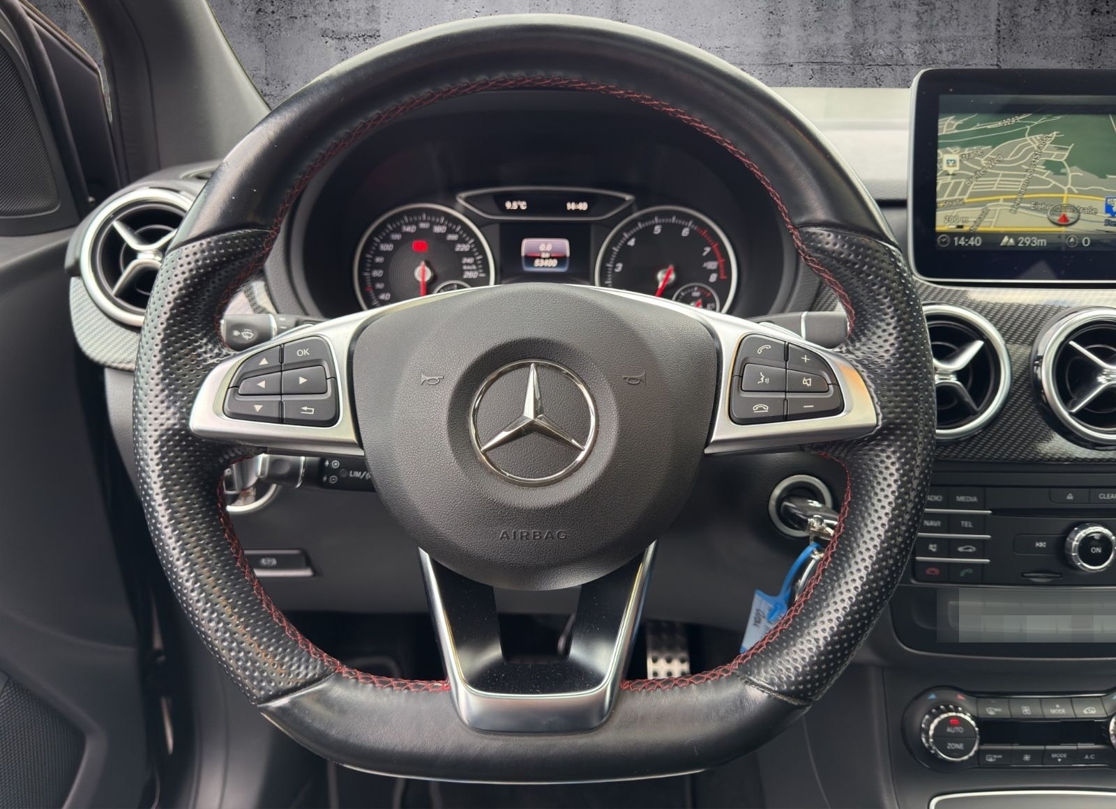 Mercedes-Benz B250 AMG Line PANO NAVI LEDER LED KAMERA CARBON foto 20