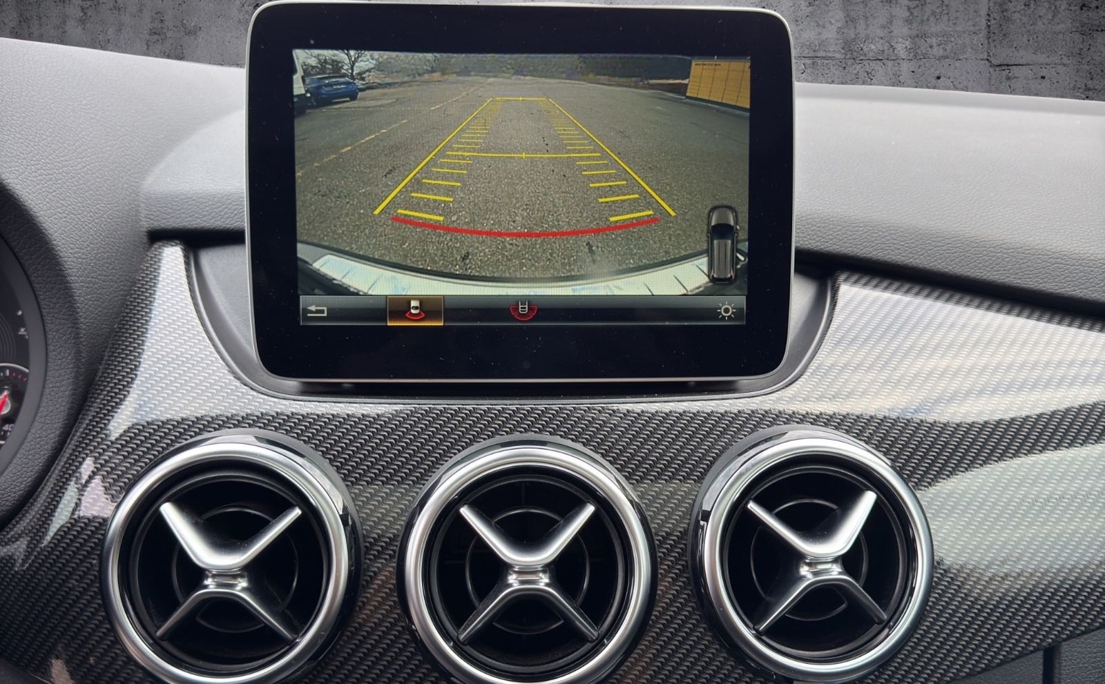 Mercedes-Benz B250 AMG Line PANO NAVI LEDER LED KAMERA CARBON foto 23