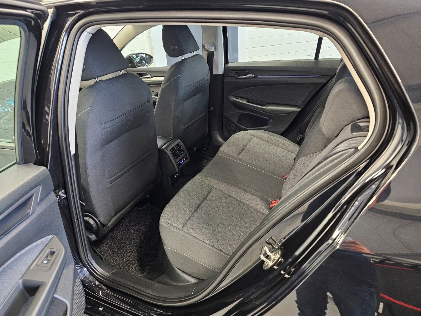 Volkswagen Golf VIII Lim. 2.0 TDI Move + AHK/1.Hand/VC foto 12