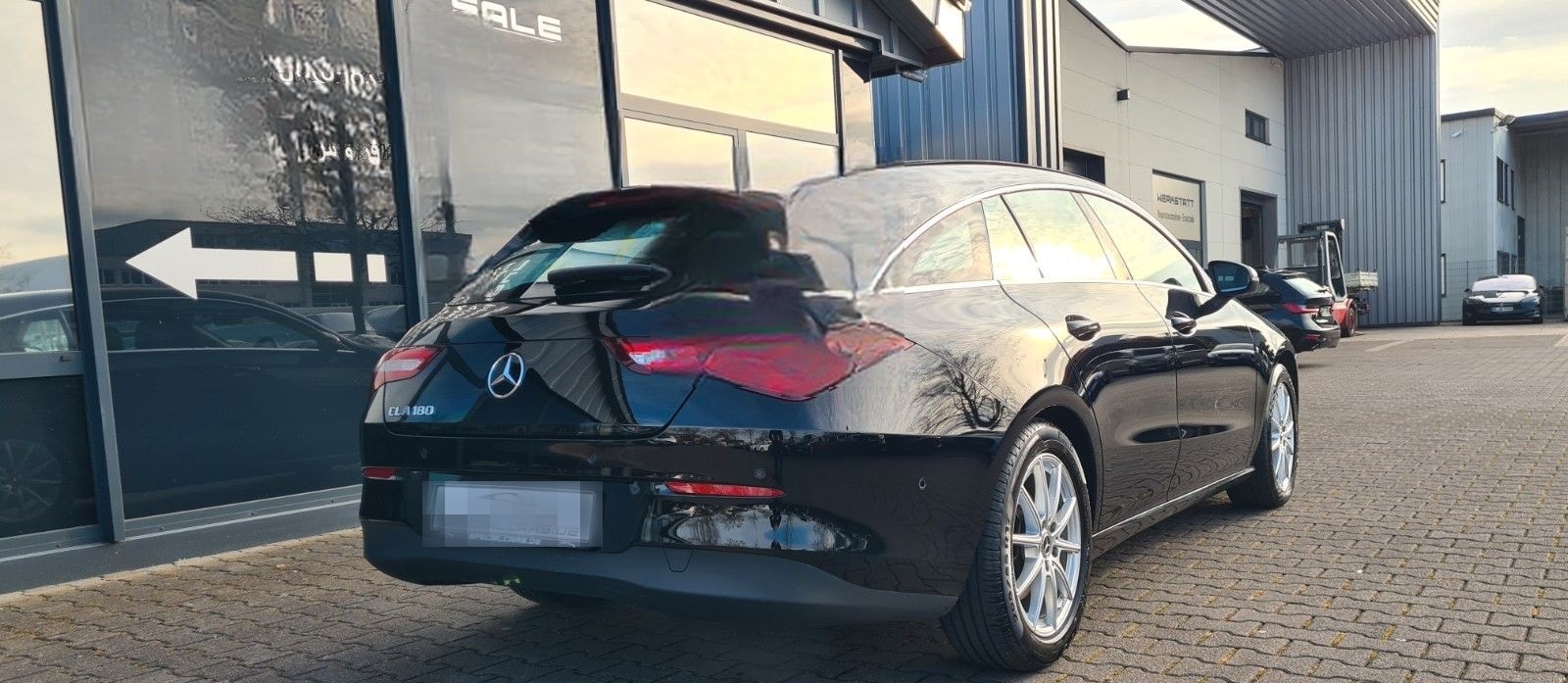 Mercedes-Benz CLA 180 SB 7G AUT - NAVI - 8 x ALU - foto 8