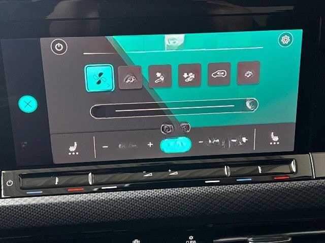 Volkswagen Golf VIII 1.5 TSI United Navi ACC STHZ SZH v+h foto 16