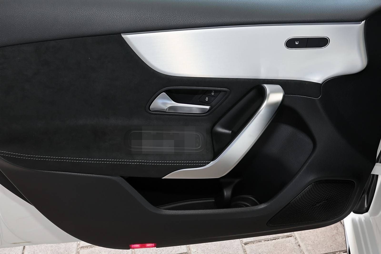 Mercedes-Benz A 200 AMG MBUX+RüKam+M-LED+Pano+AHK+Distronic foto 12