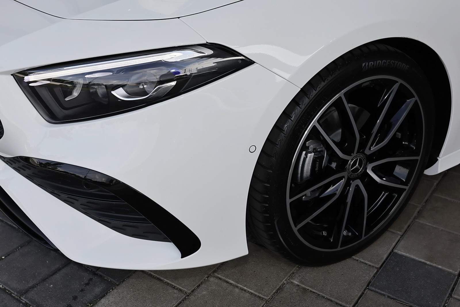 Mercedes-Benz A 200 AMG MBUX+RüKam+M-LED+Pano+AHK+Distronic foto 3