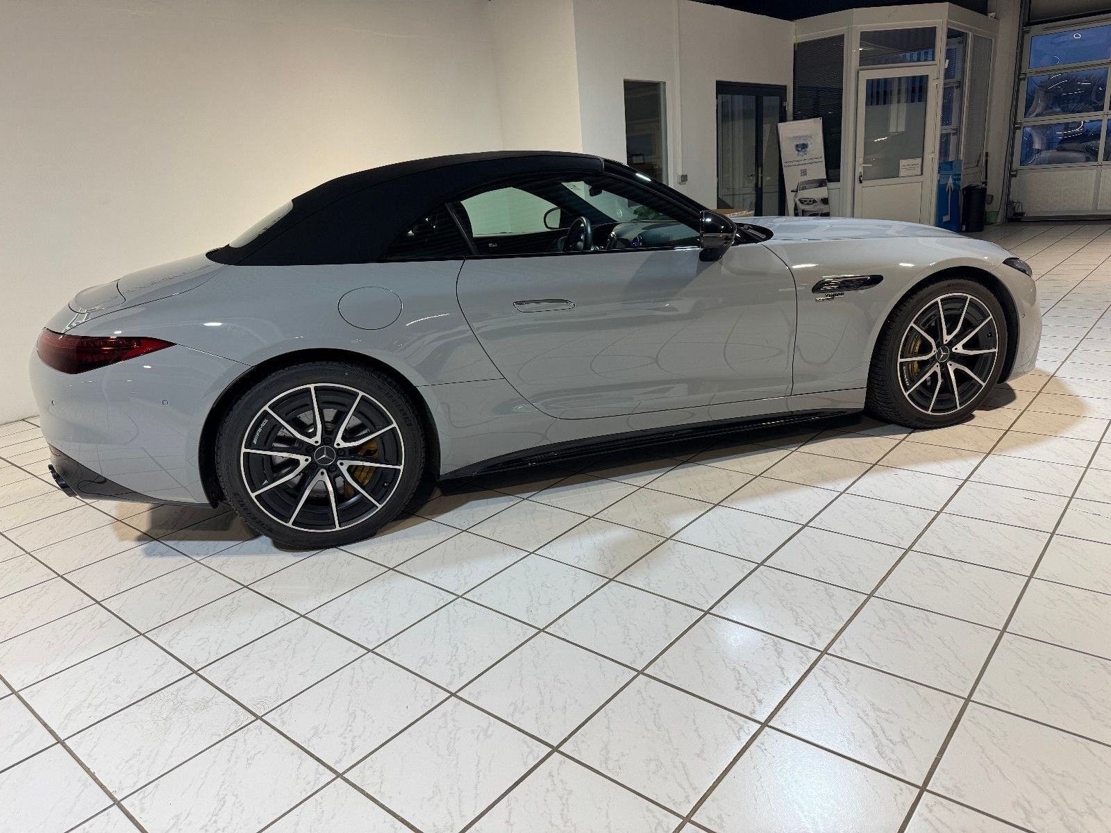 Mercedes-Benz SL 43 AMG V8 Styling Night Burmester KeyG.. foto 6