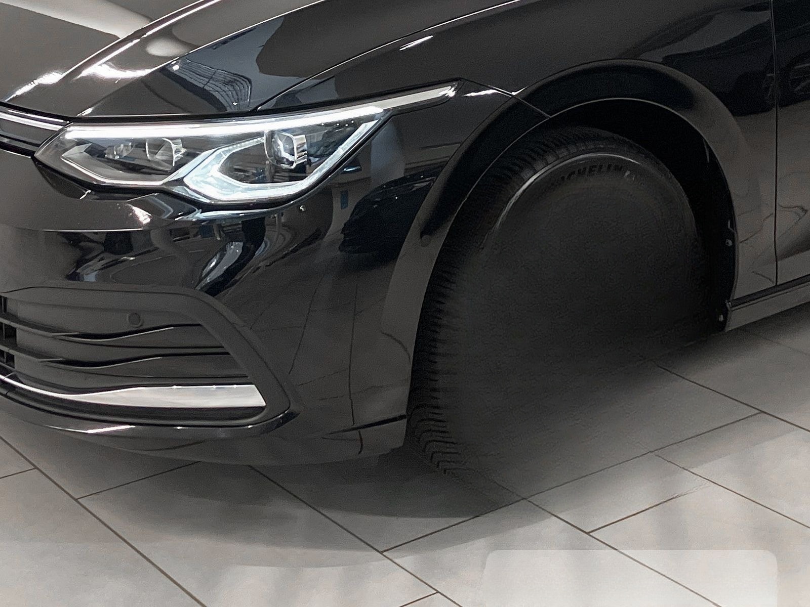 Volkswagen Golf VIII 2.0 TDI Active AHK LED ACC NAVI RFK foto 4