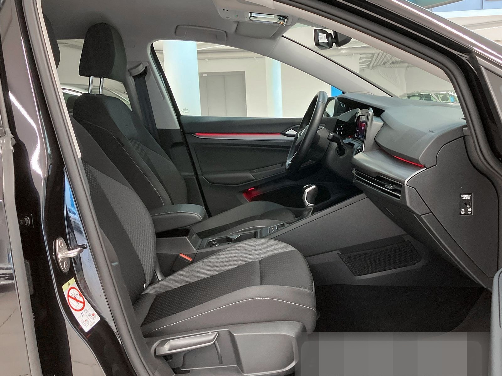 Volkswagen Golf VIII 2.0 TDI Active AHK LED ACC NAVI RFK foto 5